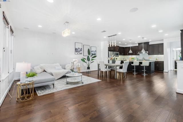 3340 Giovanni Way, Dublin CA: https://media.crmls.org/mediaz/f871b7d2-e25f-4d24-9f5a-56cac8c5d87e.jpg