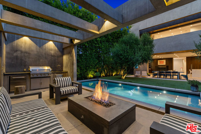 Image 3 of 44 For 607 Alta Vista Boulevard