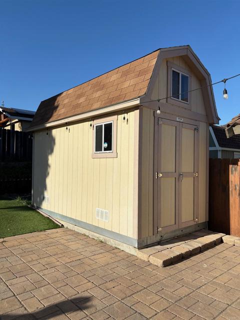 1004 Glenwood Way, Escondido CA: https://media.crmls.org/mediaz/f8722bc3-ed57-469a-b6aa-b6b72a098a1e.jpg