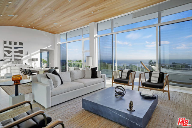 27454 Winding Way, Malibu CA: https://media.crmls.org/mediaz/f872715c-da05-4f9f-8a0d-937f8f369dd4.jpg
