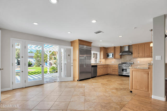 4539 Mammoth Avenue, Sherman Oaks CA: https://media.crmls.org/mediaz/f8730cfb-10a8-40df-8cd3-f7e36ad00add.jpg