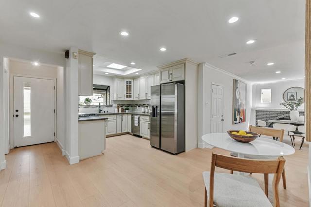 4805 Michelle Way, Union City CA: https://media.crmls.org/mediaz/f8735c02-1756-4639-bd56-e9185e4579fc.jpg