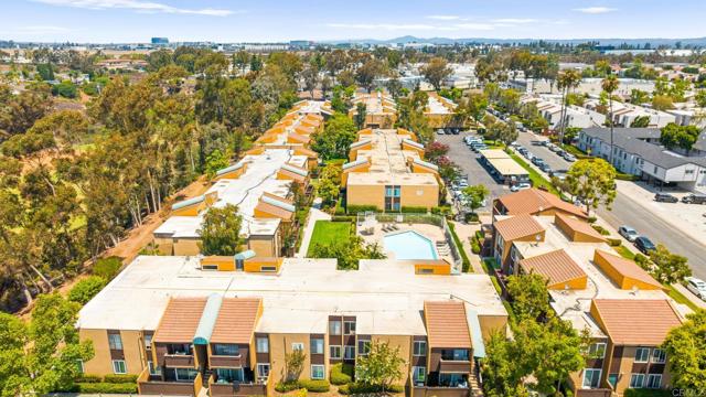 3456 Castle Glen Dr, Mission Valley CA: https://media.crmls.org/mediaz/f8750e65-4fbe-4ae6-86a7-e829d58eb3f3.jpg