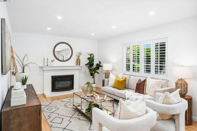 7299 Elba Ct, Dublin CA: https://media.crmls.org/mediaz/f8751cdc-0140-45a2-8932-ac26d2748d71.jpg