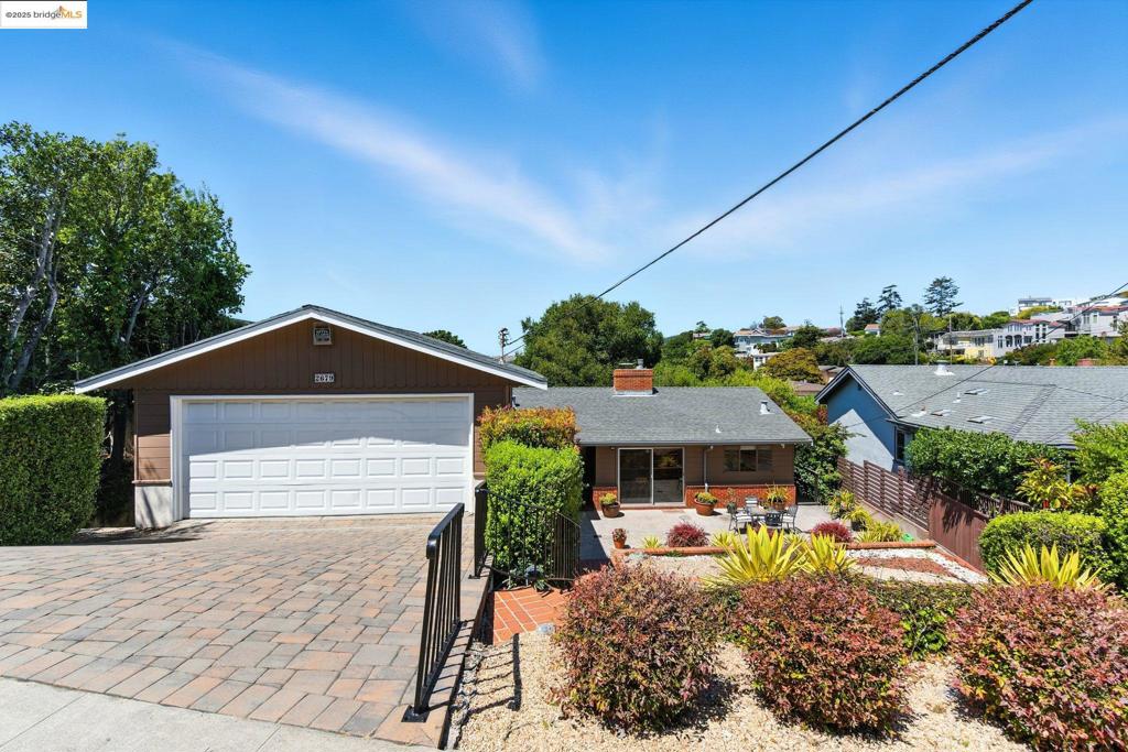 2679 Tamalpais Ave