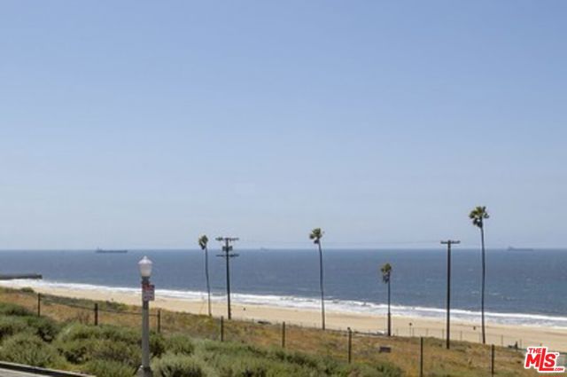 145 Napoleon Street, Playa del Rey CA: https://media.crmls.org/mediaz/f8752c61-2861-4910-8301-bb55ba81162c.jpg