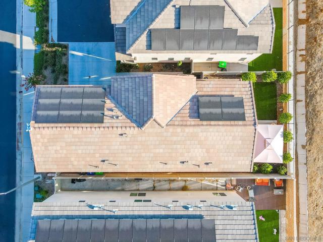 532 Enzo St, Lake Elsinore CA: https://media.crmls.org/mediaz/f875b328-a91f-431b-b66f-20b7fe30b83d.jpg