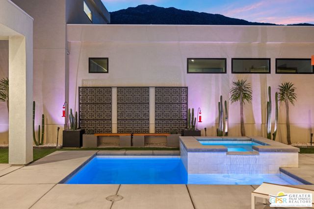 190 Obsidian Loop, Palm Springs CA: https://media.crmls.org/mediaz/f875cf18-d8f1-4a96-8849-f60ca6e6d62d.jpg