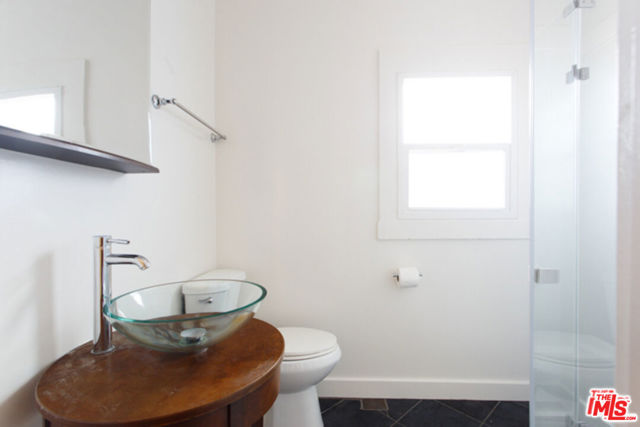 547 Brooks Avenue, Venice CA: https://media.crmls.org/mediaz/f87653e0-1a78-4b48-acc7-959c608a76e2.jpg