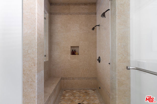 3697 Benedict Canyon Lane, Sherman Oaks CA: https://media.crmls.org/mediaz/f8769a17-c049-419c-b9e5-4f7e82bc22eb.jpg
