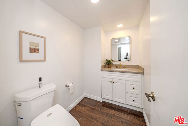 2366 Applewood Circle, Fullerton CA: https://media.crmls.org/mediaz/f876ea00-f09c-4e9f-be15-d36499a59ceb.jpg