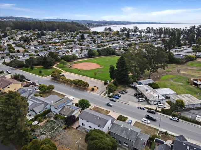 621 Monterey Avenue, Capitola CA: https://media.crmls.org/mediaz/f87796bf-448c-47af-9723-043d1e15d096.jpg