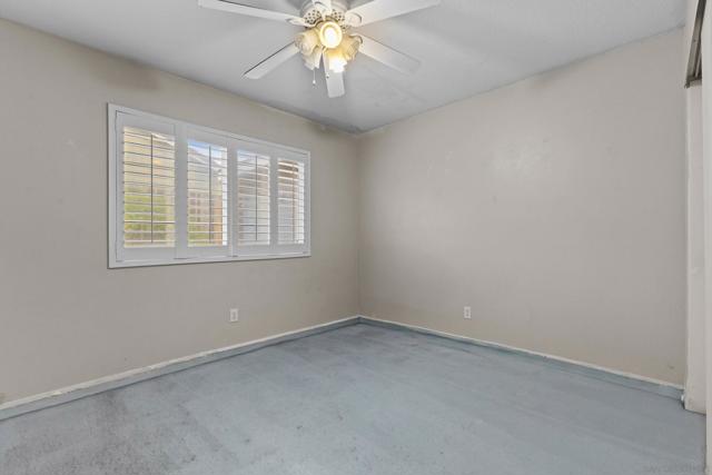 39493 Diego dr, Temecula CA: https://media.crmls.org/mediaz/f878814f-eb1f-4ccb-8bd9-71a87d3c6b0f.jpg