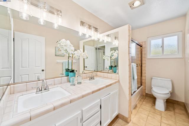 2082 Boxwood Way, Fremont CA: https://media.crmls.org/mediaz/f8796eef-3d15-492b-851e-1fd690f57410.jpg