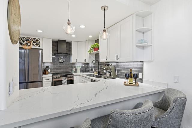 Detail Gallery Image 3 of 27 For 744 Eastshore Ter. #102,  Chula Vista,  CA 91913 - 1 Beds | 1/1 Baths