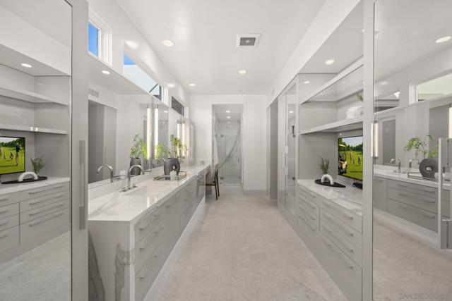 6968 Saint Andrews Rd, Rancho Santa Fe CA: https://media.crmls.org/mediaz/f87a059c-d322-4849-8ce0-beda5c3a812f.jpg