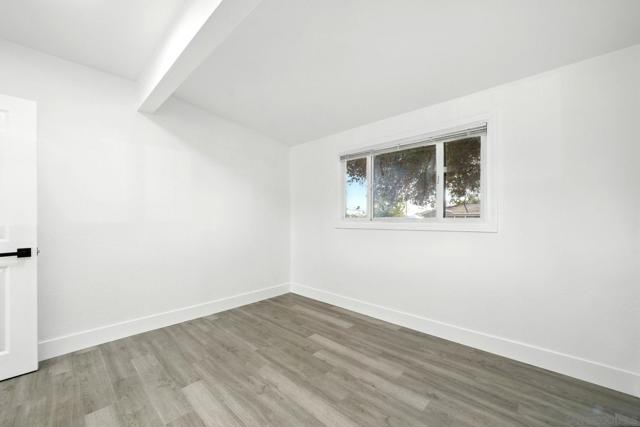 1301 Clove St, El Cajon CA: https://media.crmls.org/mediaz/f87a3888-9f29-410b-8547-b9b7743d98f7.jpg