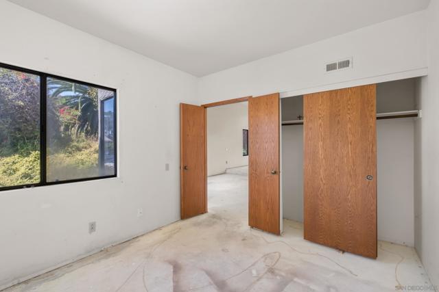 2818 Forest View Way, Carlsbad CA: https://media.crmls.org/mediaz/f87a511f-3383-4f2e-b18e-79dfd50f818c.jpg