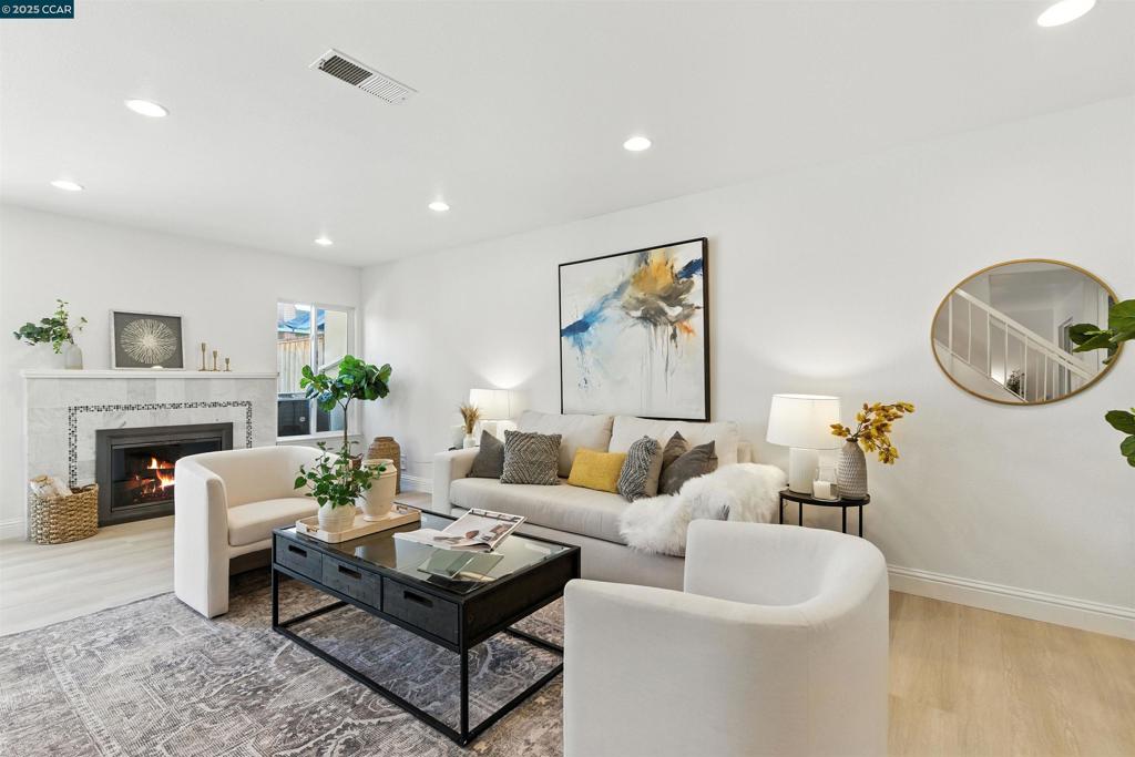 208 Siskiyou Ct.