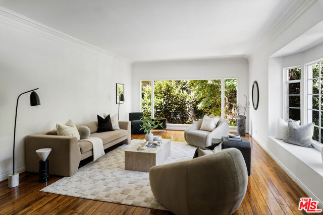 5700 Spring Oak Drive, Los Angeles CA: https://media.crmls.org/mediaz/f87aa9bd-66eb-42f7-a711-365ff158827f.jpg