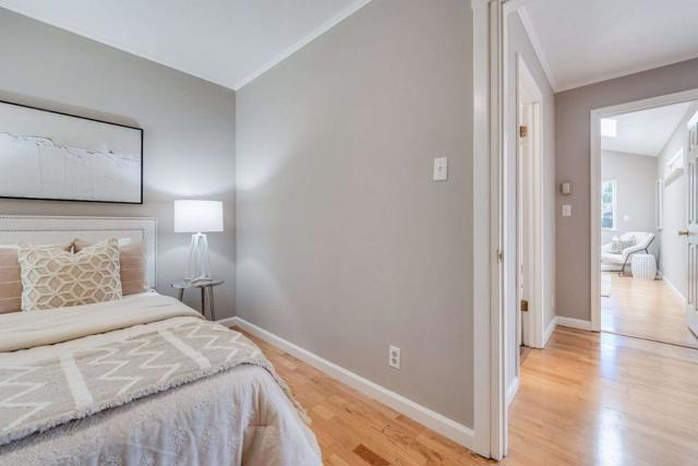2513 Alpine Road, Menlo Park CA: https://media.crmls.org/mediaz/f87abf01-67bc-4d6d-9e0c-eb854aa35abb.jpg