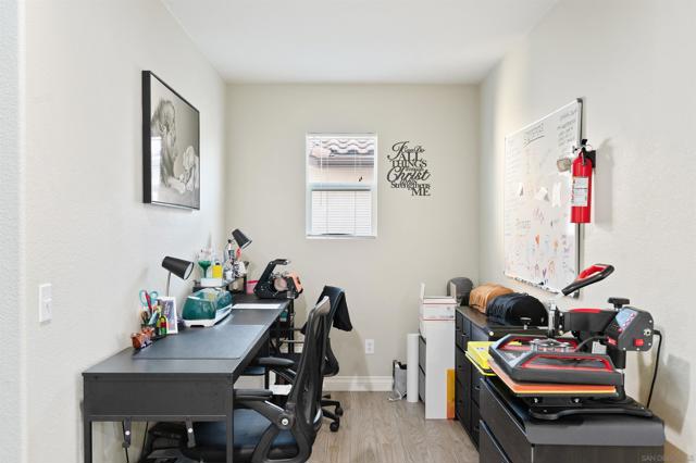 29330 Wrangler Dr, Murrieta CA: https://media.crmls.org/mediaz/f87af924-728e-4fbe-acf6-fd646e0df63e.jpg