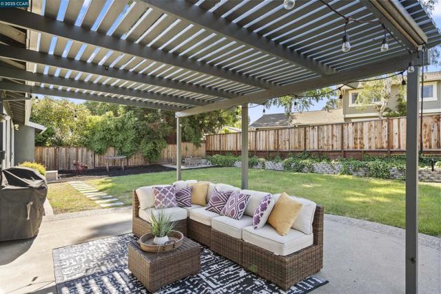 109 Baldwin Dr, Danville CA: https://media.crmls.org/mediaz/f87afb1d-34ab-4d86-a86c-0c4d2f87adac.jpg