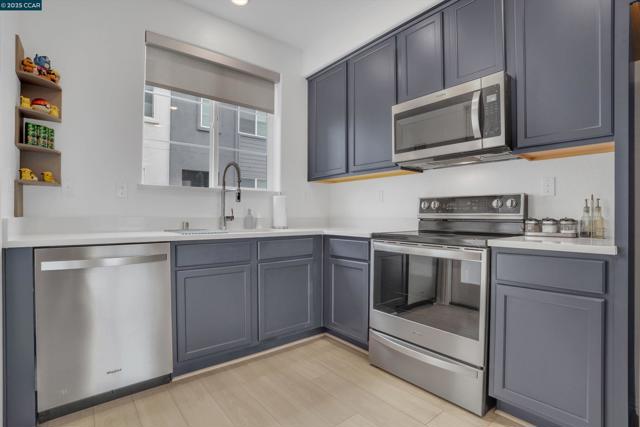 2816 Cathwood Lane, Alameda CA: https://media.crmls.org/mediaz/f87b9b0b-dcf8-4325-b0cc-fcb0fc0e0591.jpg