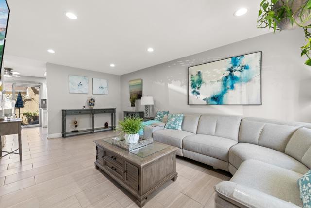 Detail Gallery Image 3 of 25 For 303 S Mollison Ave #3,  El Cajon,  CA 92020 - 2 Beds | 1/1 Baths