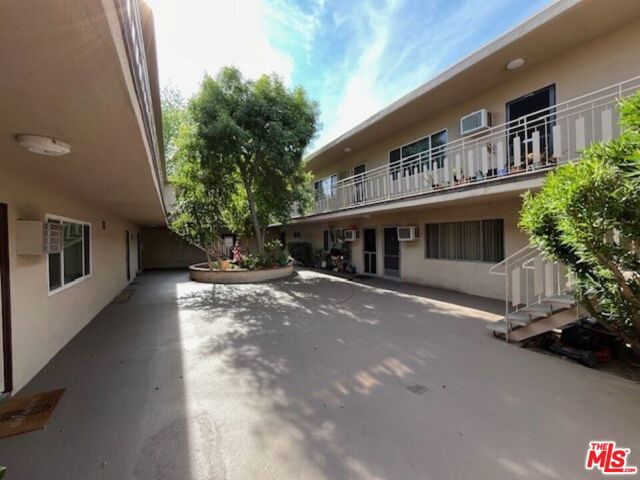 7353 Corbin Avenue photo 6