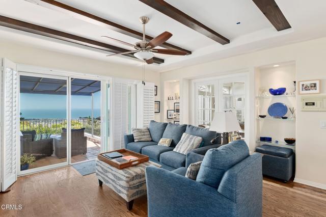 518 Lincoln Drive, Ventura CA: https://media.crmls.org/mediaz/f87bca84-43f8-4bba-8e00-472a915b2e04.jpg