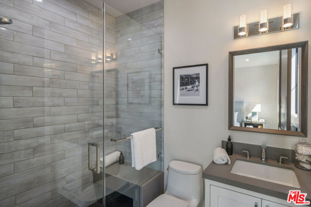 1534 N Beverly Drive, Beverly Hills CA: https://media.crmls.org/mediaz/f87bf8ab-27fa-4193-9dab-d6ea255a1998.jpg