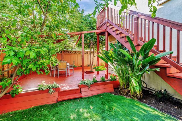 3704 Fair Oaks Avenue, Menlo Park CA: https://media.crmls.org/mediaz/f87c3104-9205-4382-ac99-d416e674cec2.jpg