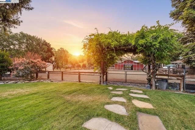 6745 Alisal Street, Pleasanton CA: https://media.crmls.org/mediaz/f87dac34-9f02-40be-a18c-c58a45e131e1.jpg