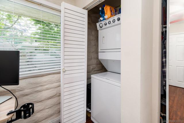 2544 Navarra Dr, Carlsbad CA: https://media.crmls.org/mediaz/f87dea4b-fda7-49f6-8487-832b8b4ea74c.jpg