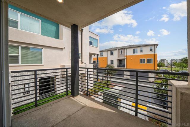 1956 Infinity Lane, Chula Vista CA: https://media.crmls.org/mediaz/f87e1b93-15ce-4f2f-a30a-91898c1b4034.jpg
