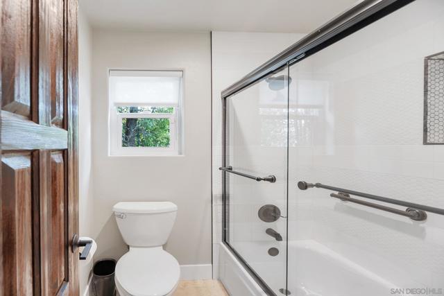 15484 Markar Rd, Poway CA: https://media.crmls.org/mediaz/f87f307b-ff2e-499a-a3e6-7b590a86345e.jpg