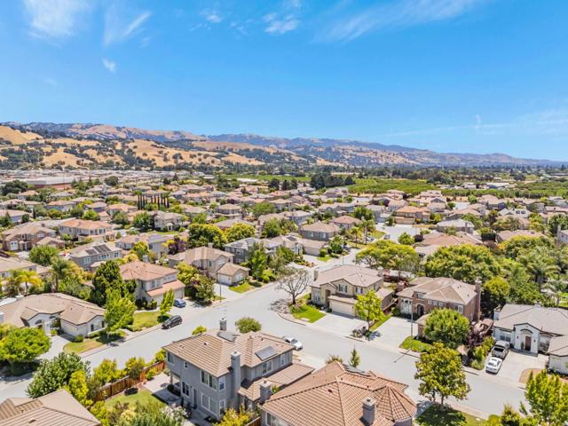 18400 Capistrano Way, Morgan Hill CA: https://media.crmls.org/mediaz/f87f3ed3-9a53-46a8-9ea4-c35a79d9f162.jpg