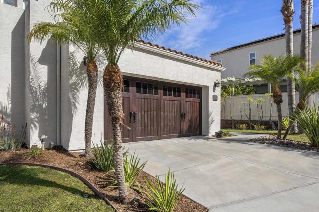 6356 Camino Largo, San Diego CA: https://media.crmls.org/mediaz/f8800068-dde2-4136-b620-2f1ddba52b23.jpg
