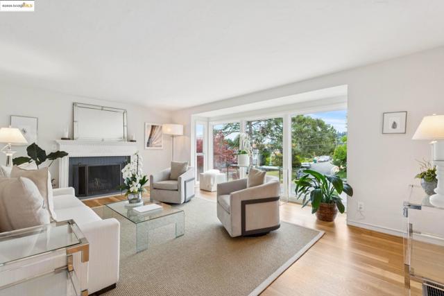 2250 Bywood Dr, Oakland CA: https://media.crmls.org/mediaz/f8806705-de08-4a63-862a-89371079e60b.jpg