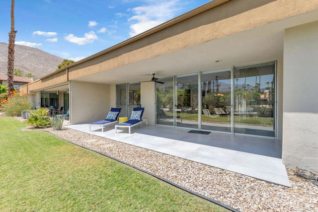 469 E Mariposa Drive, Palm Springs CA: https://media.crmls.org/mediaz/f88067e9-3294-4e37-8c02-df33614b2023.jpg
