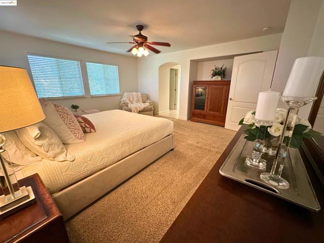 1327 Remington Ct, Tracy CA: https://media.crmls.org/mediaz/f8818d44-1472-4818-b566-777a8fd457ed.jpg