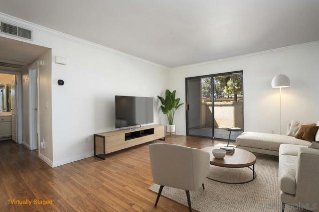 12015 Alta Carmel Ct, San Diego CA: https://media.crmls.org/mediaz/f881942b-30e0-45b2-89dd-d12beab6911e.jpg