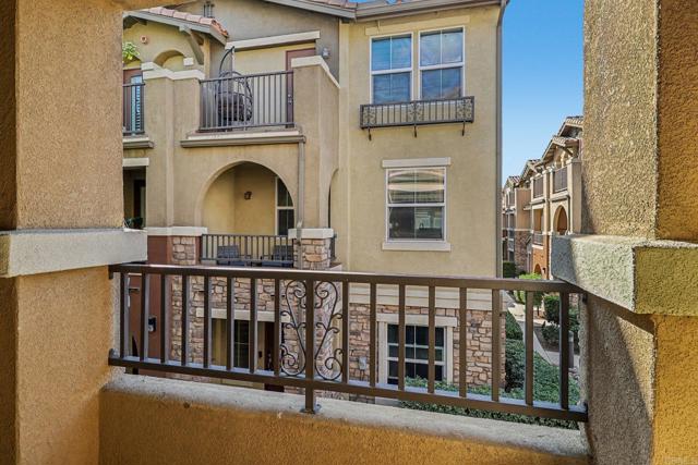 8806 Appleblossom Court, Santee CA: https://media.crmls.org/mediaz/f881943c-996e-4d78-b3f8-4059056109cf.jpg