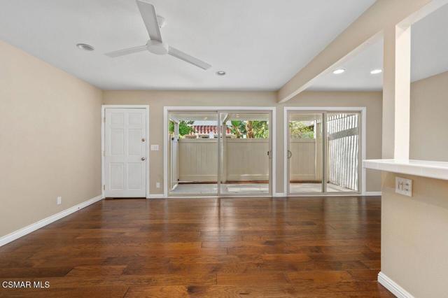1228 Kirkford Way, Westlake Village CA: https://media.crmls.org/mediaz/f881e542-b8f1-46f0-a687-857f741d4b6a.jpg