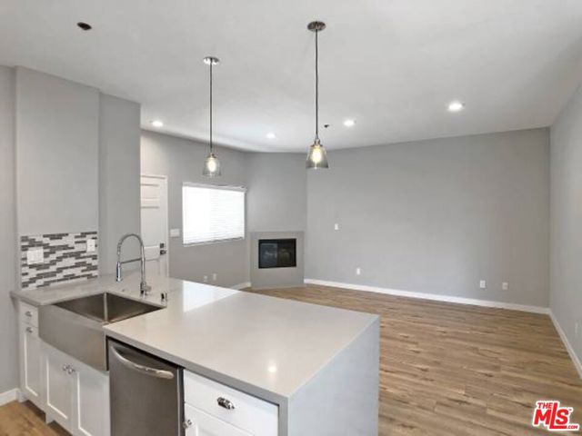10560 SANTA MONICA, Los Angeles CA: https://media.crmls.org/mediaz/f88249cc-2c24-4e41-85e6-37157f955f72.jpg