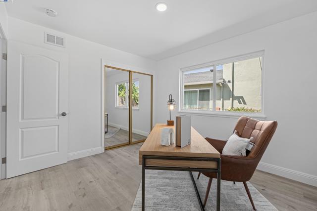 924 Magnolia Dr, Alameda CA: https://media.crmls.org/mediaz/f8827411-eca6-421b-9a1e-d959bc9a0fbb.jpg