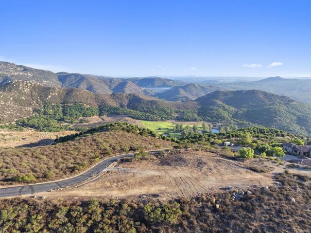 18010 Sunset Point Road, Poway CA: https://media.crmls.org/mediaz/f8830b7a-1070-484a-b566-518d13b37779.jpg
