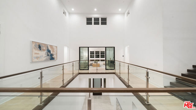 11782 N Hillsborough Lane, Porter Ranch CA: https://media.crmls.org/mediaz/f883ff62-f0c3-4b6d-88eb-d49521706102.jpg