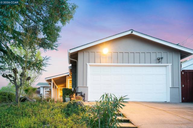 Image 43 of 49 For 2081 Essenay Ave